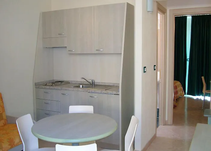 Apartman Fuer 4 Personen In Imperia