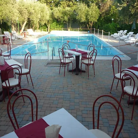 For 4 People In Imperia
