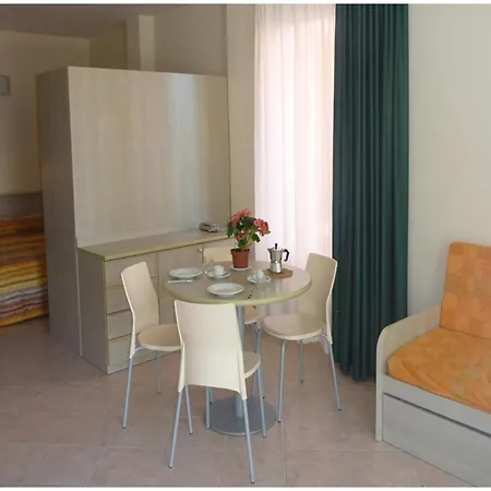 Fuer 4 Personen In * Imperia